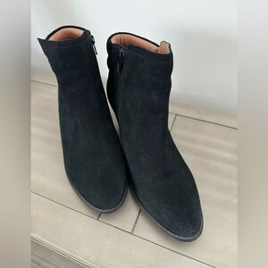 Vionic Ankle Boots Size 9